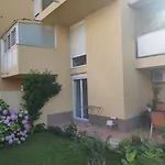 Spacious Apartment With Big Garden Near Beach